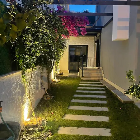 Da Muestakil Havuzlu 3 1 Salon Full Esyali Lueks