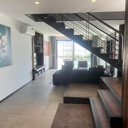 Havuzlu Full Esyali Lueks Villa