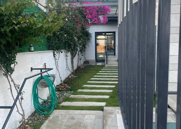 Havuzlu Full Esyali Lueks Villa